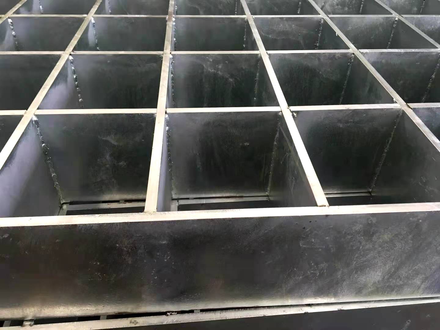 方格板